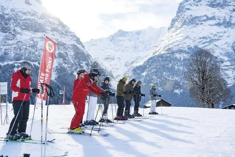 Aprendendo a esquiar nos Alpes Suíços